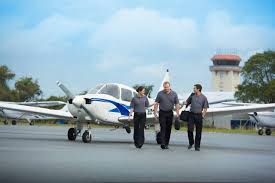 What Does a Flight Academy Offer?